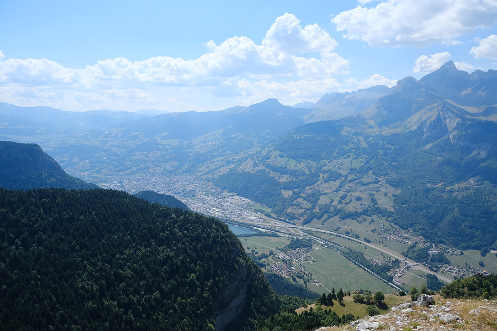 Vue panoramique de la vallée de l'Arve en Haute-Savoie — zone d'intervention DB Construction